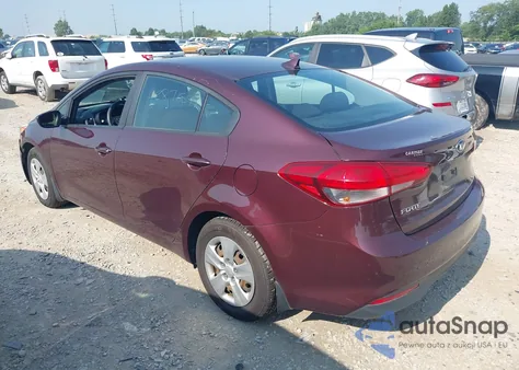 2017 Kia Forte Lx z USA, uszkodzony, nr VIN 3KPFK4A76HE136482